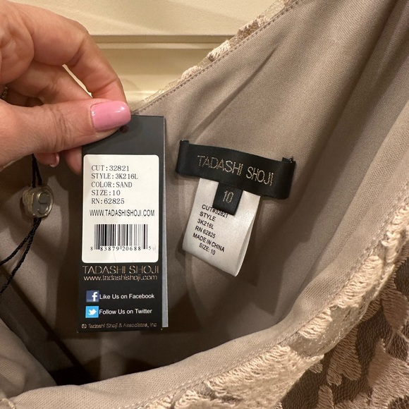 Tadashi Shoji One Shoulder Lace Dress in Cream - Picture 8 of 9